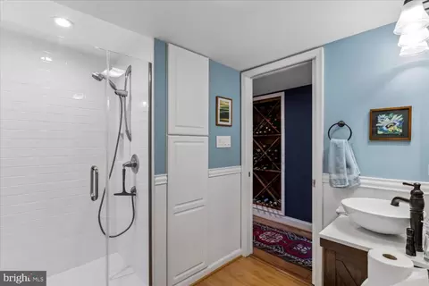 Bath - 233 9th St SE, Washington, DC 20003 photo 7 of 7