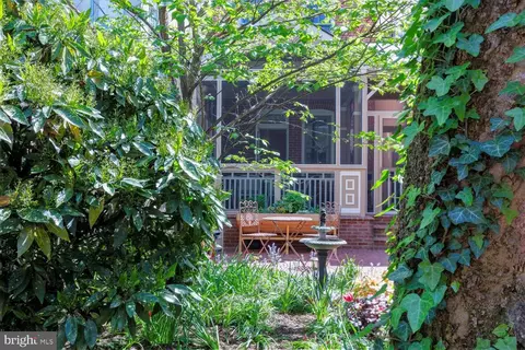 Exterior - 233 9th St SE, Washington, DC 20003 photo 9 of 11