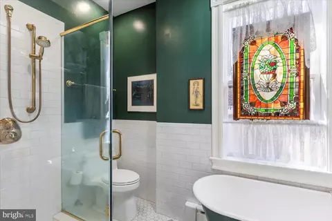 Bath - 233 9th St SE, Washington, DC 20003 photo 3 of 7