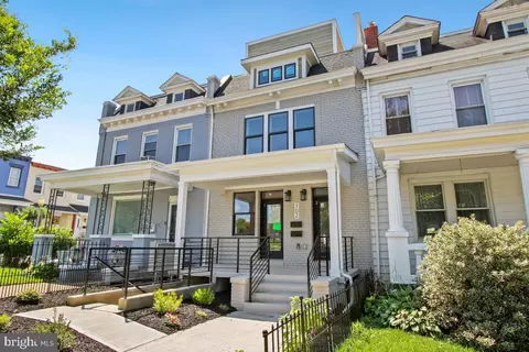 702 Otis Pl NW, Washington, DC 20010