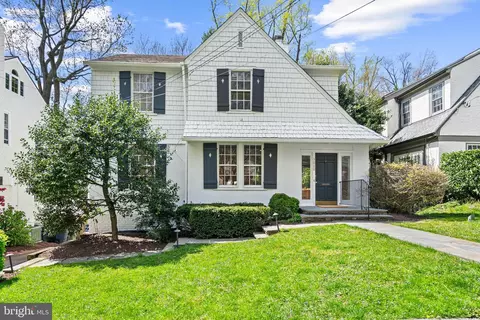 3020 45th St NW, Washington, DC 20016