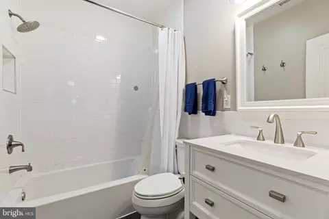 Bath - 1422 Morse St NE, Washington, DC 20002 photo 2 of 3