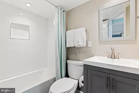 Bath - 1422 Morse St NE, Washington, DC 20002 photo 3 of 3