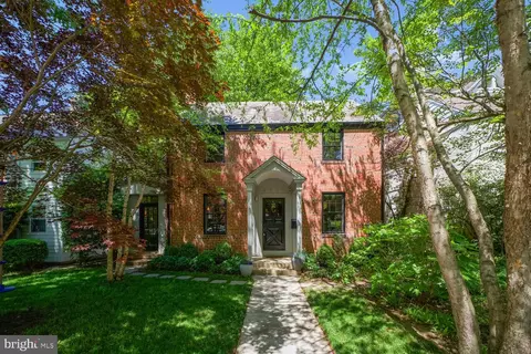 4431 Chesapeake St NW, Washington, DC 20016