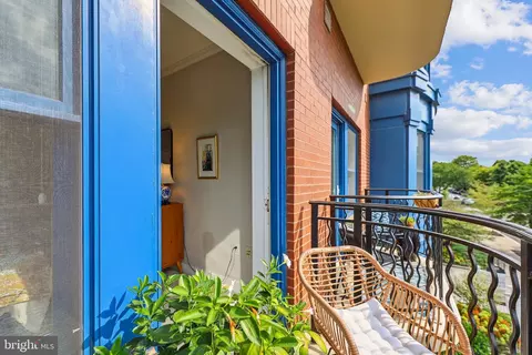 Exterior - 401 13th St NE #302, Washington, DC 20002 photo 1 of 11
