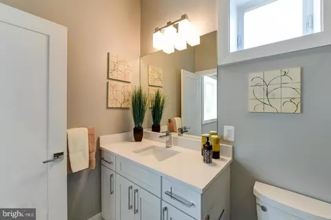 Bath - 1200 Staples St NE #PH 3, Washington, DC 20002 photo 2 of 3