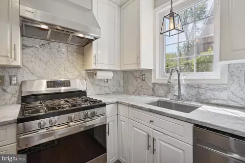 Kitchen - 3113 Quebec Pl NW, Washington, DC 20008 photo 2 of 4