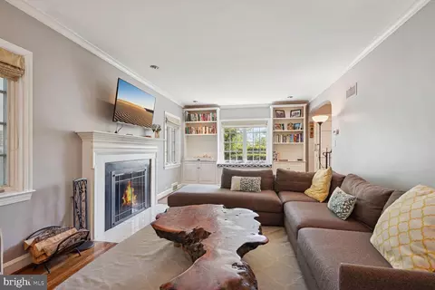 Living - 3113 Quebec Pl NW, Washington, DC 20008 photo 3 of 3