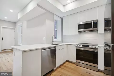 Kitchen - 418 D St SE, Washington, DC 20003 photo 3 of 4
