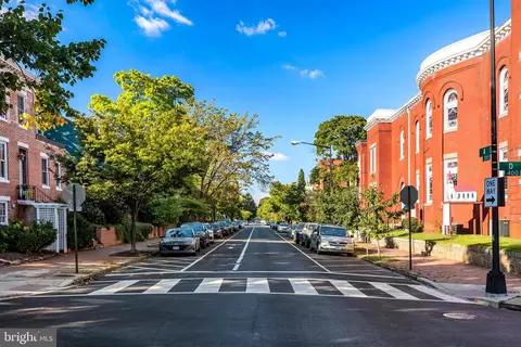 View/Area - 418 D St SE, Washington, DC 20003 photo 2 of 6