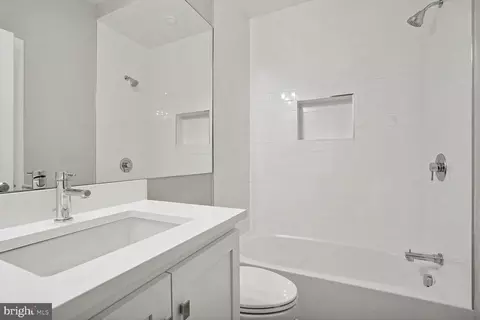 Bath - 418 D St SE, Washington, DC 20003 photo 1 of 5