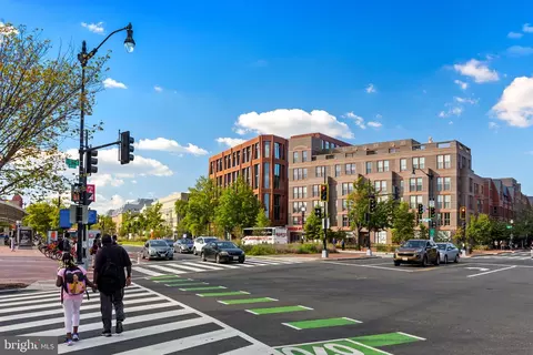 View/Area - 418 D St SE, Washington, DC 20003 photo 5 of 6