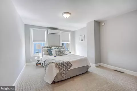 Bedroom - 647 20th St NE, Washington, DC 20002 photo 1 of 4