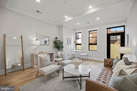 Living - 217 16th St NE #2, Washington, DC 20002 photo 3 of 4