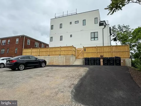 Exterior - 217 16th St NE #8, Washington, DC 20002 photo 11 of 15