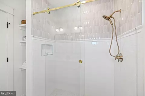 Bath - 217 16th St NE #8, Washington, DC 20002 photo 3 of 3