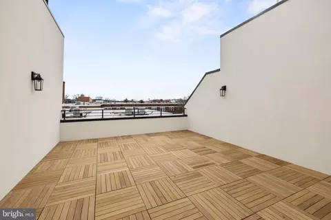 Exterior - 217 16th St NE #7, Washington, DC 20002 photo 5 of 8