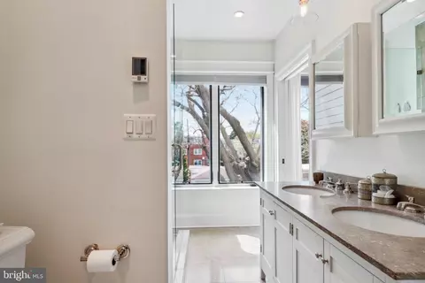 Bath - 1413 E Capitol SE, Washington, DC 20003 photo 4 of 8