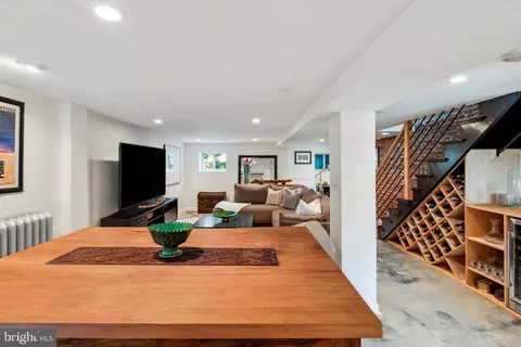 Living - 1413 E Capitol SE, Washington, DC 20003 photo 7 of 8