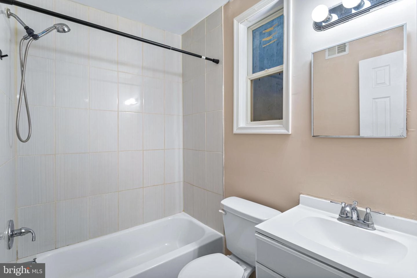 Bath - 1212 16th St NE, Washington, DC 20002 photo 2 of 4