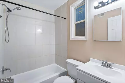Bath - 1212 16th St NE, Washington, DC 20002 photo 2 of 4