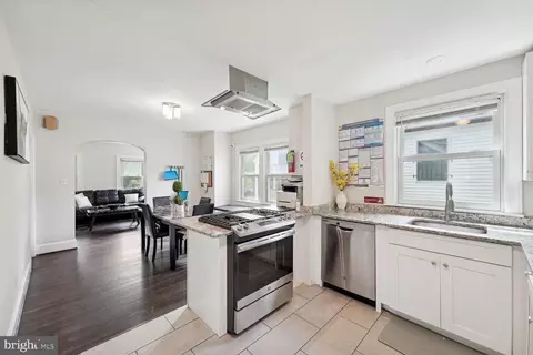 2215 32nd St SE, Washington, DC 20020