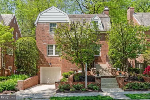 5446 30th St NW, Washington, DC 20015