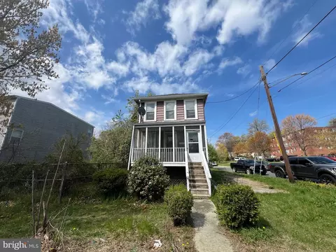 726 49th Pl NE, Washington, DC 20019