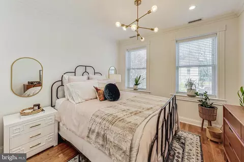 Bedroom - 625 M St NE, Washington, DC 20002 photo 2 of 3