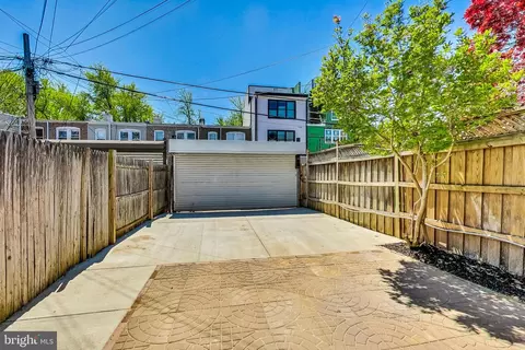 Exterior - 625 M St NE, Washington, DC 20002 photo 3 of 3