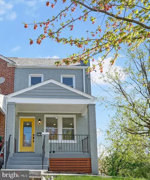 3926 R St SE, Washington, DC 20020