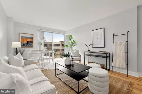 800 4th St SW #S516, Washington, DC 20024