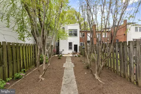 238 14th St SE, Washington, DC 20003 photo 17