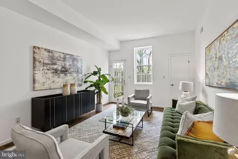 238 14th St SE, Washington, DC 20003 photo 2