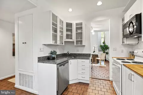 238 14th St SE, Washington, DC 20003 photo 6