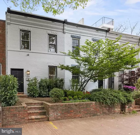 238 14th St SE, Washington, DC 20003