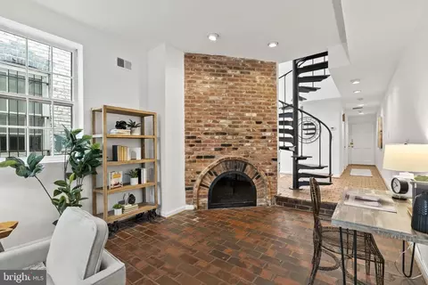 238 14th St SE, Washington, DC 20003 photo 4