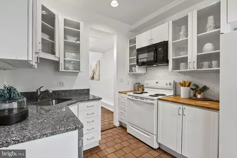 238 14th St SE, Washington, DC 20003 photo 7