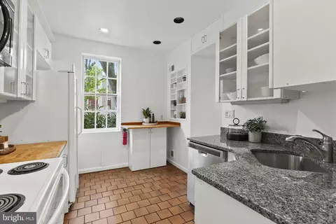 238 14th St SE, Washington, DC 20003 photo 8
