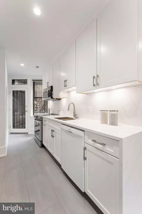 Kitchen - 1200 E Capitol St NE #5, Washington, DC 20002 photo 2 of 4