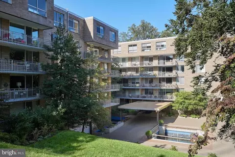 4100 Cathedral Ave NW #808, Washington, DC 20016