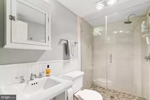 Bath - 612 E Street St NE, Washington, DC 20002 photo 5 of 6