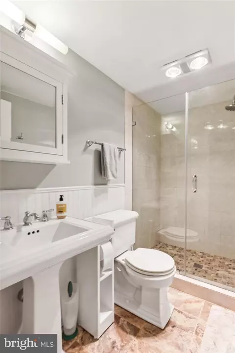 Bath - 612 E Street St NE, Washington, DC 20002 photo 6 of 6