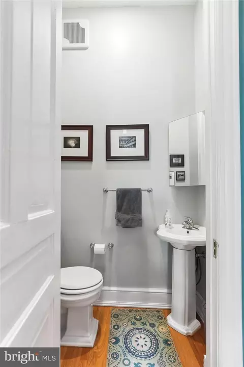 Bath - 612 E Street St NE, Washington, DC 20002 photo 2 of 6