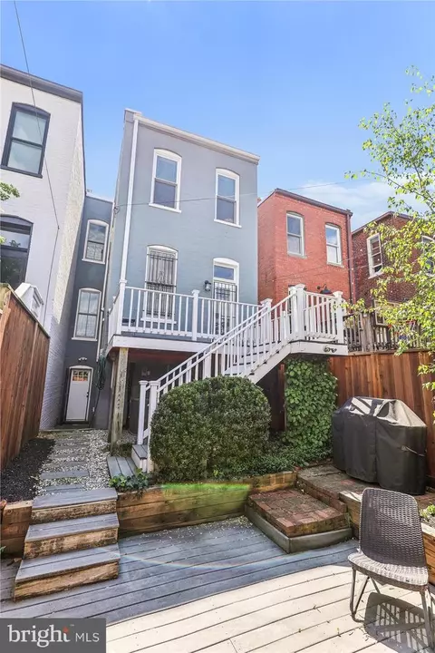 Exterior - 612 E Street St NE, Washington, DC 20002 photo 13 of 22