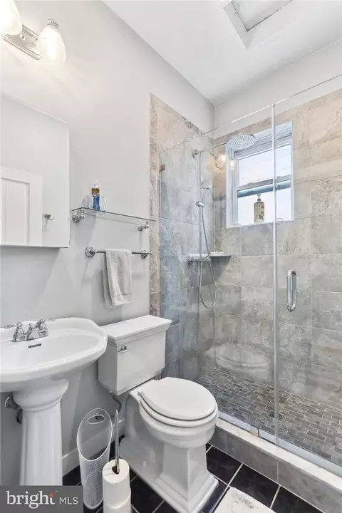 Bath - 612 E Street St NE, Washington, DC 20002 photo 4 of 6