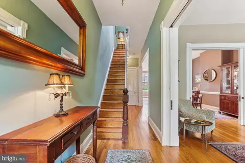 Entry Way - 612 E Street St NE, Washington, DC 20002 photo 2 of 6