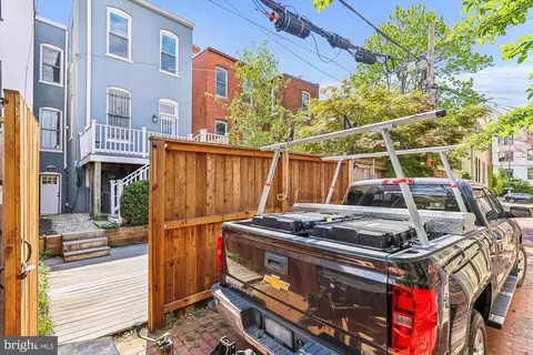 Exterior - 612 E Street St NE, Washington, DC 20002 photo 14 of 22