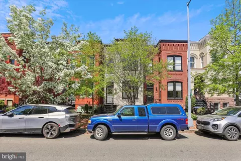 View/Area - 612 E Street St NE, Washington, DC 20002 photo 1 of 11