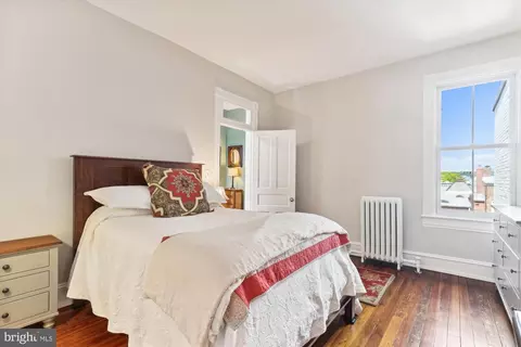 Bedroom - 612 E Street St NE, Washington, DC 20002 photo 6 of 11